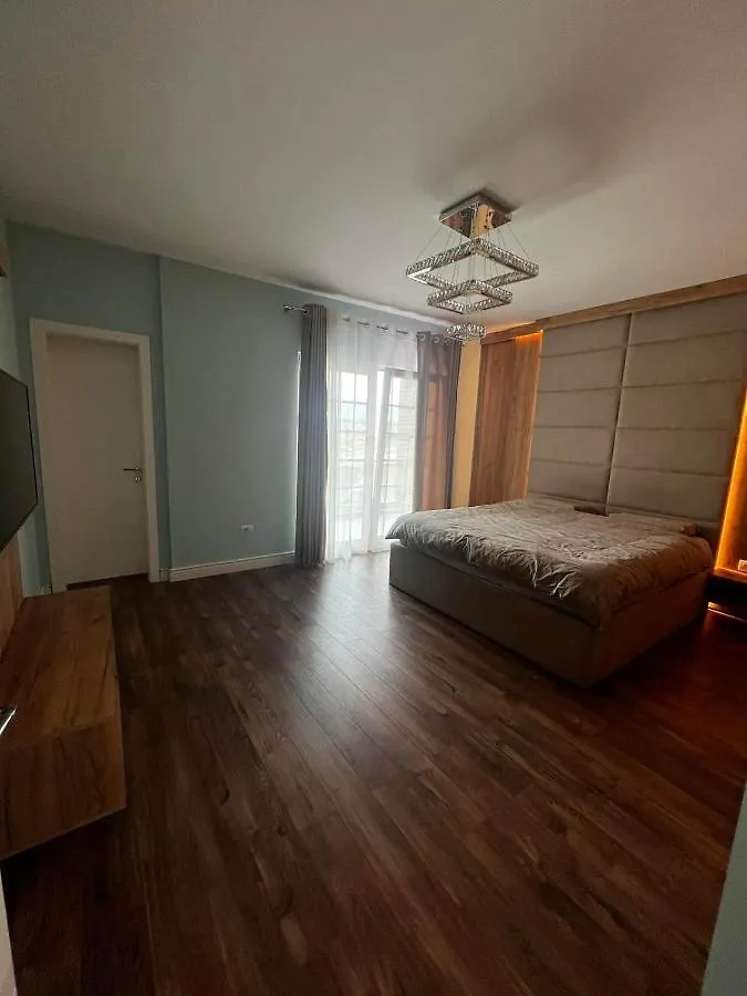 New Apartament Tirana 0*,