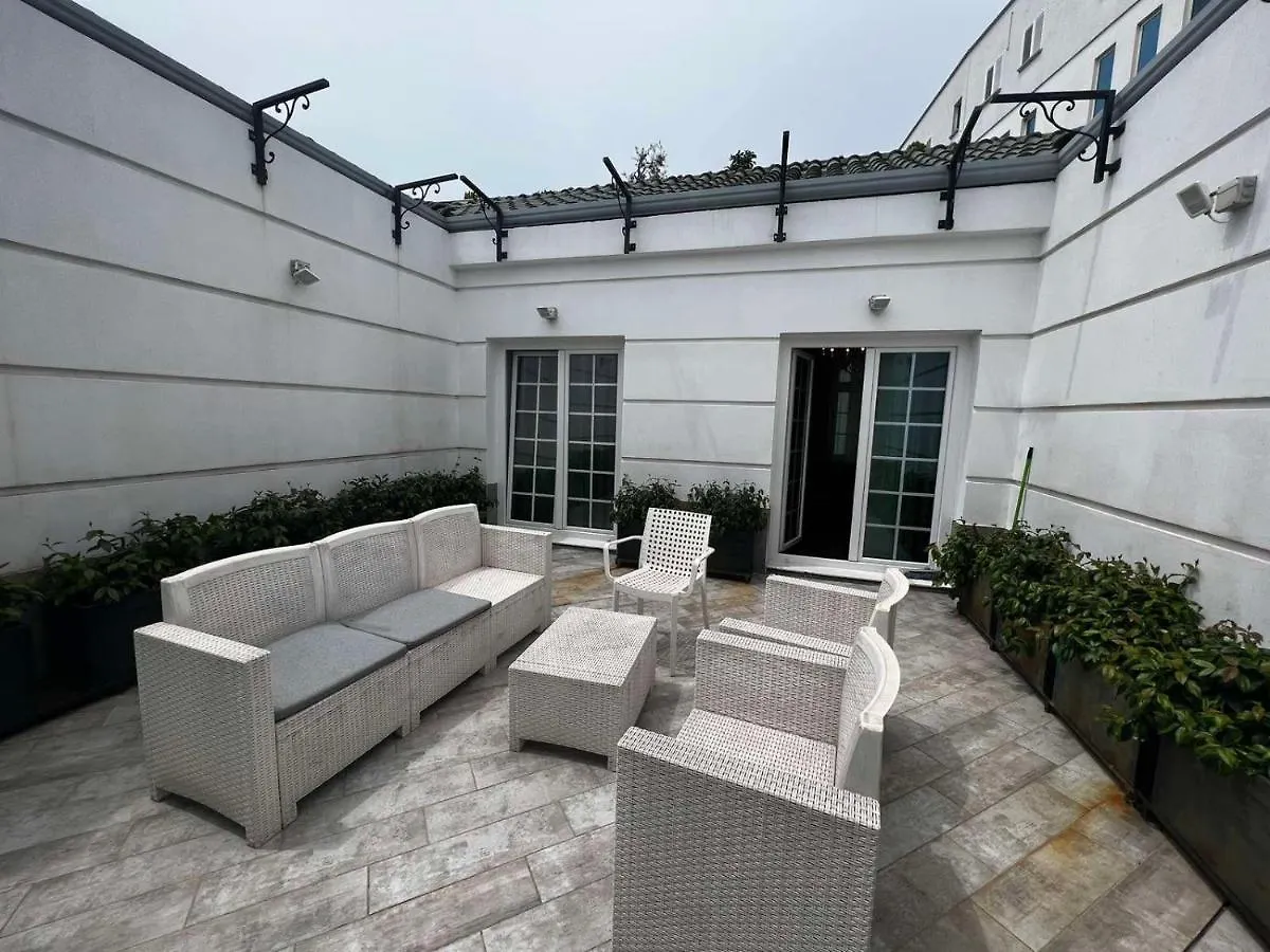 New Apartament 티라나 알바니아