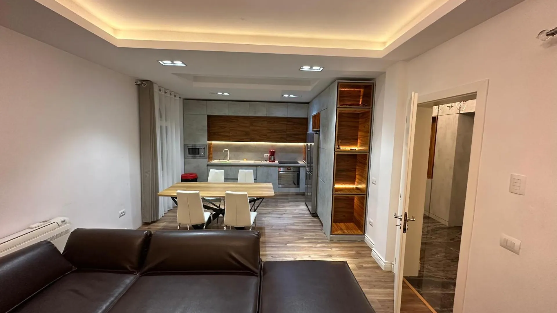 New Apartament Tirana 0*,  Albania